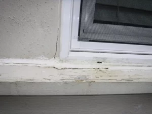 Fissures à l'appui de fenêtre : causes conséquences et solutions